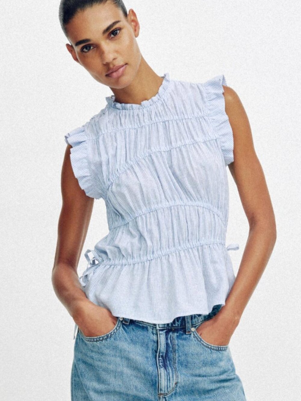 ZARA STRIPED STRETCH TOP IN BLUE / WHITE SIZE SMALL